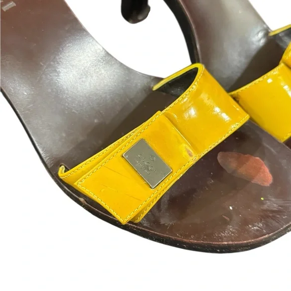 Vintage Gucci Tom Ford Era Patent Leather Heels Logo Yellow Leather Size 8 US - Picture 5 of 11